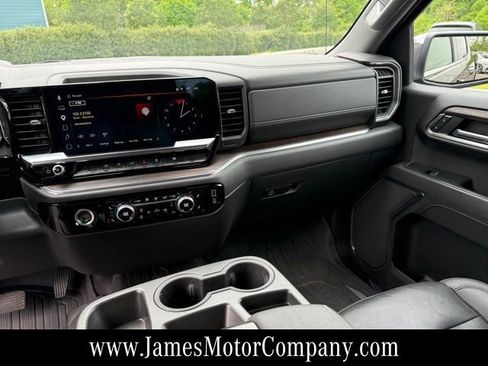 Used 2023 GMC Sierra 1500 SLT AWD/4WD image 16