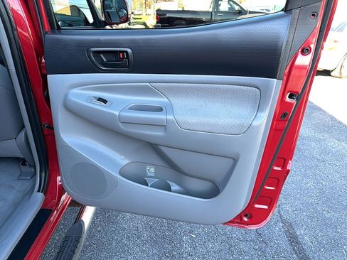 Used 2010 Toyota Tacoma 4x4 Double Cab V6 image 23