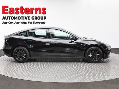 Used 2023 Tesla Model 3 Standard Range image 4