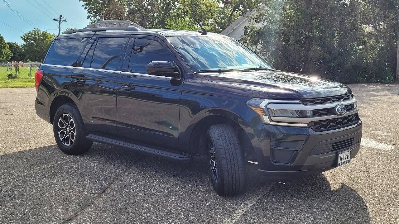 Used 2022 Ford Expedition XL AWD/4WD image 5