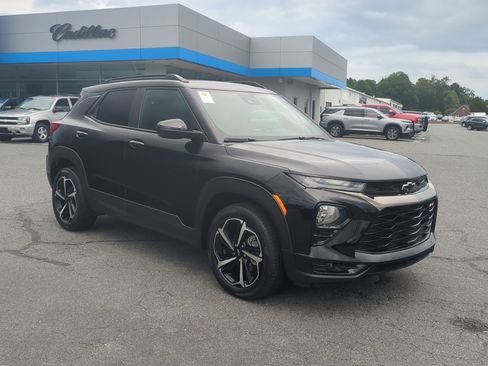 Used 2022 Chevrolet TrailBlazer RS w/ Sun and Liftgate Package AWD/4WD image 7