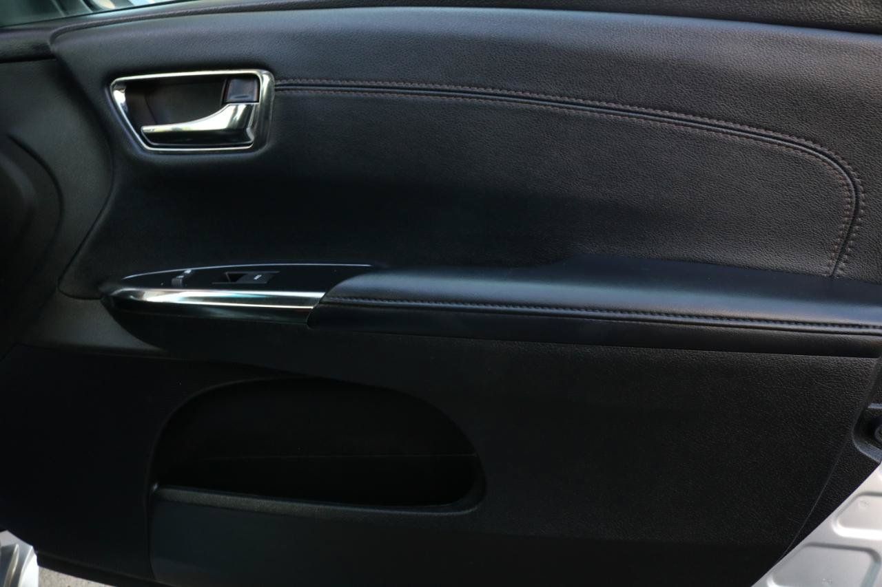 Used 2013 Toyota Avalon Limited FWD image 37