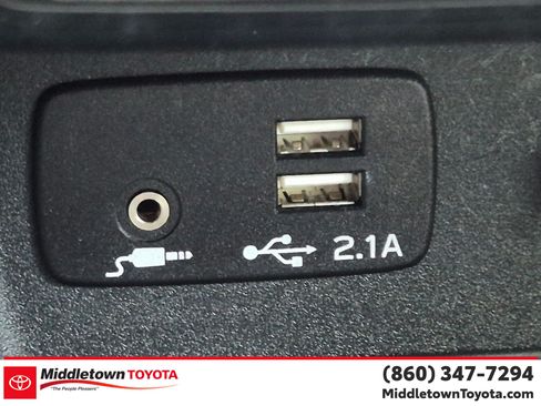 Used 2020 Subaru Forester Premium AWD/4WD image 23