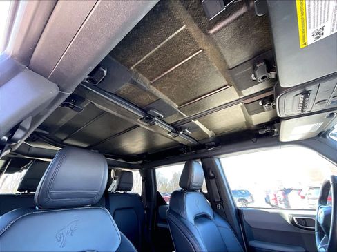 Used 2023 Ford Bronco Badlands image 22