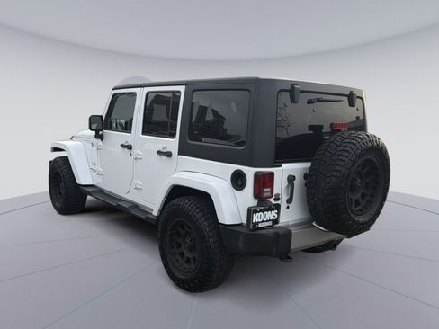 Used 2017 Jeep Wrangler Unlimited Sahara w/ Dual Top Group image 4