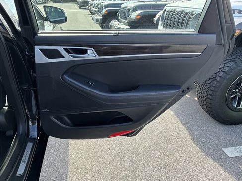 Used 2017 Genesis G80 3.8 w/ Option Group 02 image 32