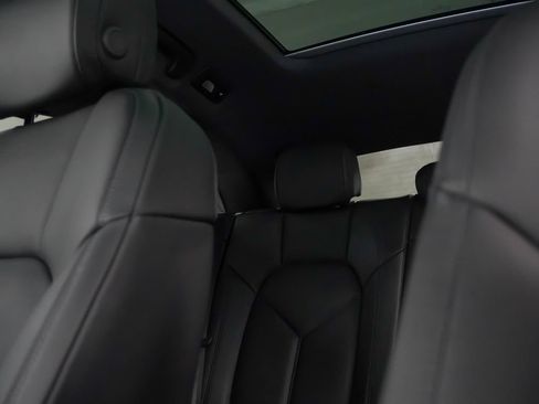 Certified 2026 Porsche Macan AWD/4WD image 34