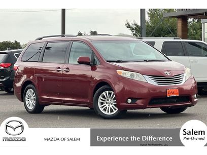 Used 2017 Toyota Sienna XLE w/ XLE Navigation Package