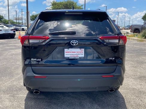 Used 2023 Toyota RAV4 XLE Premium FWD image 6