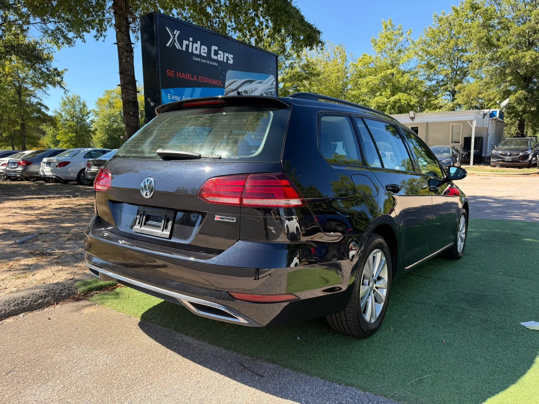 Used 2019 Volkswagen Golf S AWD/4WD image 3