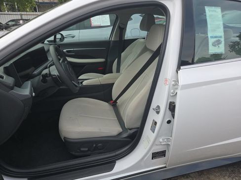 Used 2025 Hyundai Sonata SEL FWD image 3