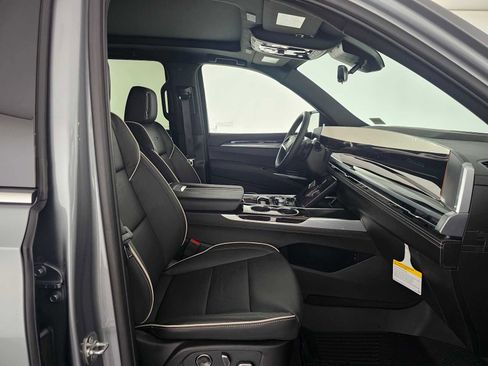 New 2026 Cadillac Escalade ESV Luxury image 10