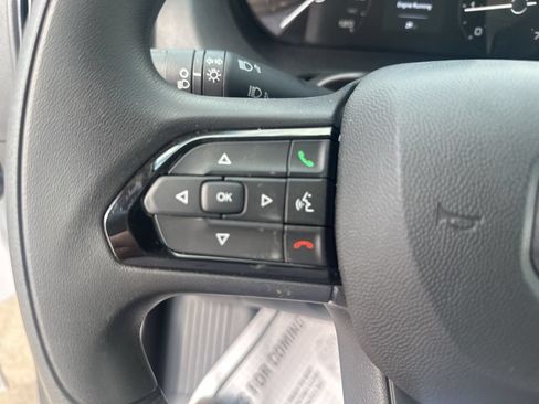 New 2025 RAM ProMaster 2500 w/ Convenience Group FWD image 9
