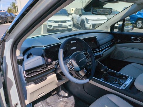 New 2026 Kia Carnival SX Prestige FWD image 18