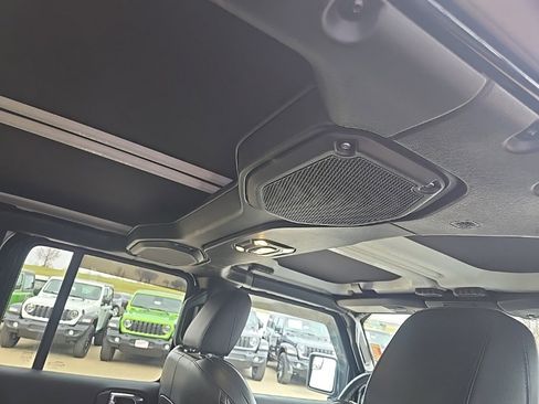 Used 2021 Jeep Gladiator Overland w/ Popular Equipment Package image 92