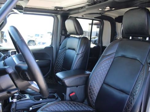 Used 2022 Jeep Gladiator Overland AWD/4WD image 43
