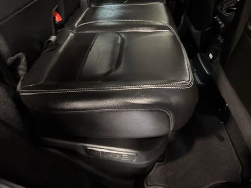 Used 2021 Jeep Wrangler Unlimited Sahara w/ Cold Weather Group AWD/4WD image 17