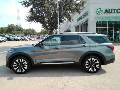 Used 2025 Ford Explorer Platinum w/ LUX Leather Package AWD/4WD image 16
