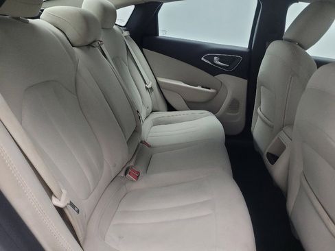 Used 2016 Chrysler 200 Limited image 19