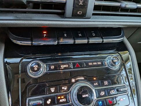 Used 2021 Lincoln Corsair Reserve w/ Equipment Group 201A image 24