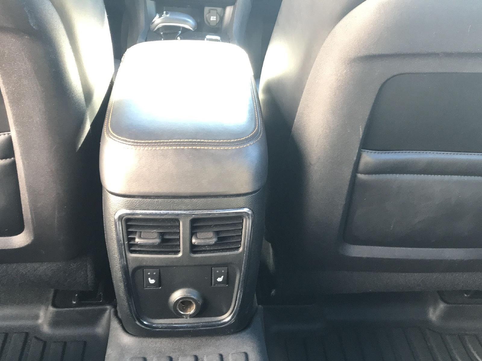 Used 2014 Dodge Charger SXT RWD image 13