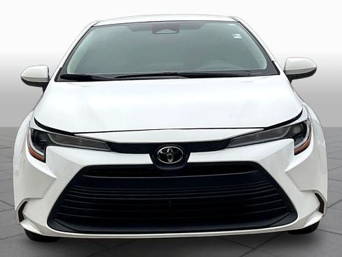 Used 2023 Toyota Corolla LE FWD image 4