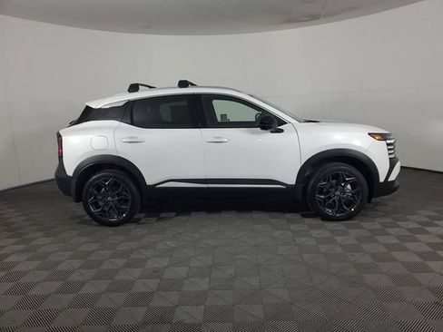New 2026 Nissan Kicks SR w/ Illumination Package FWD image 3