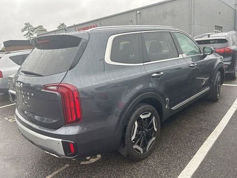 Used 2024 Kia Telluride S w/ S Sunroof Package image 3