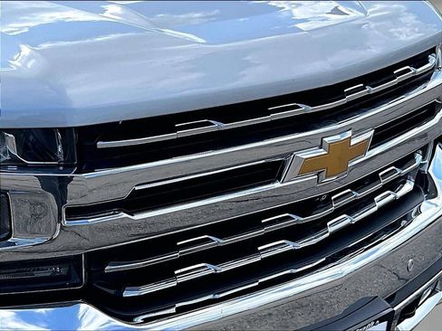 Used 2021 Chevrolet Silverado 1500 LTZ AWD/4WD image 35