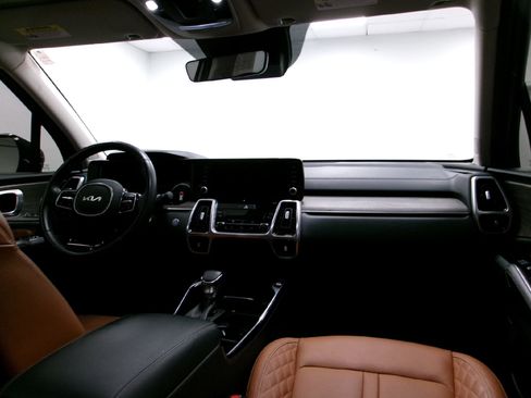 Used 2022 Kia Sorento SX Prestige w/ Rust Color Package image 3