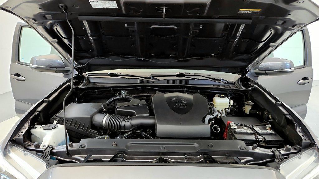 Used 2021 Toyota Tacoma TRD Off-Road w/ Technology Package AWD/4WD image 14