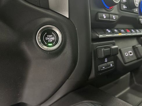 Used 2020 Chevrolet Silverado 1500 RST image 18