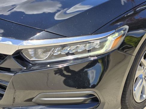 Used 2018 Honda Accord LX image 5