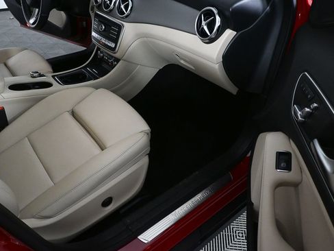 Used 2019 Mercedes-Benz GLA 250 4MATIC image 22