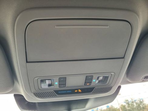 Certified 2022 Ford Explorer XLT image 21