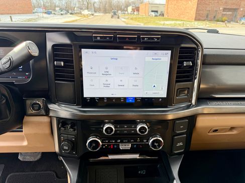 Used 2024 Ford F250 Lariat w/ Chrome Package image 26