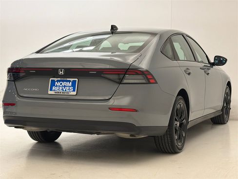Certified 2025 Honda Accord SE image 6