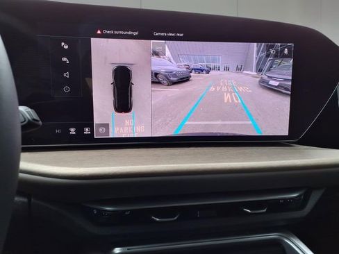 Used 2025 Audi Q5 Premium w/ Convenience Package image 18