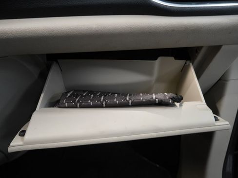 Used 2020 Chrysler Pacifica Limited FWD image 36