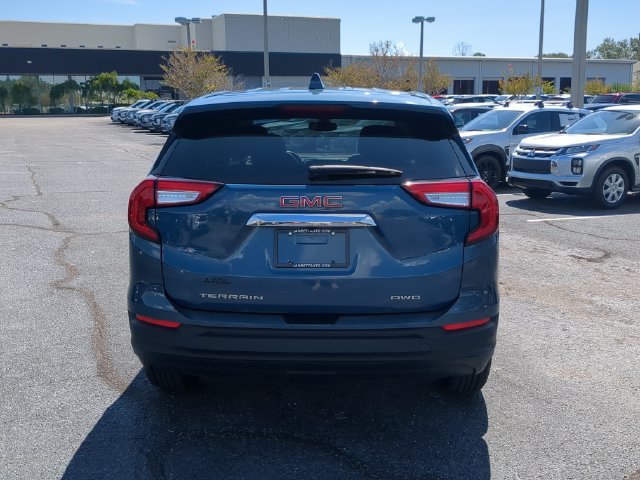 Used 2024 GMC Terrain SLE AWD/4WD image 7