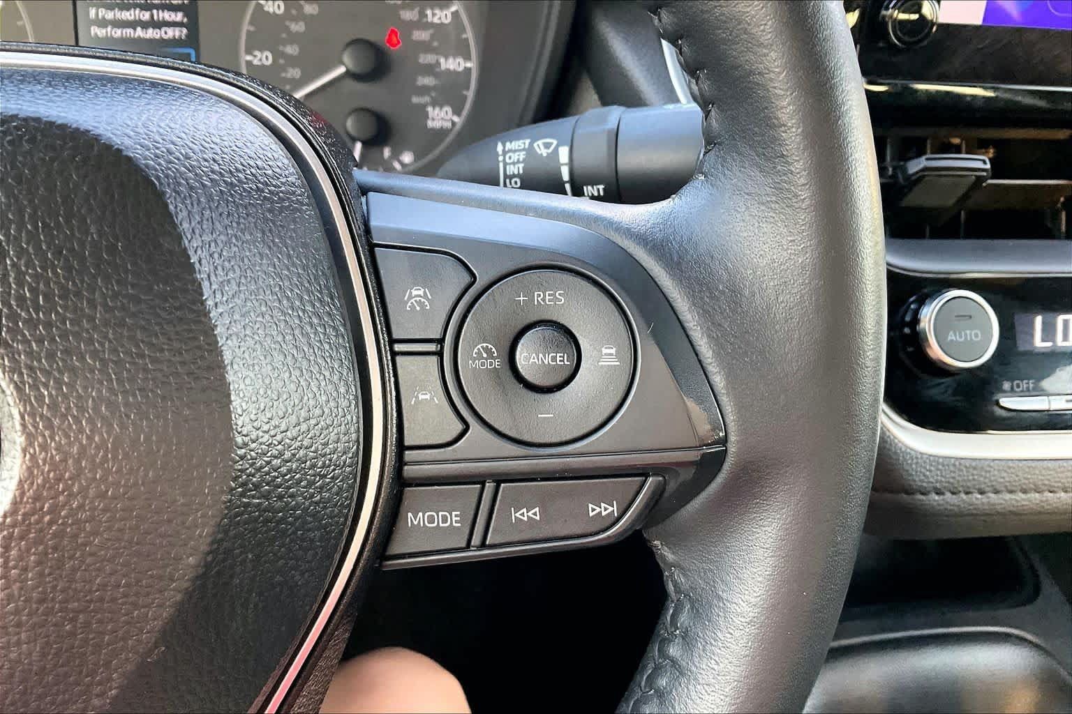 Used 2025 Toyota Corolla SE FWD image 24