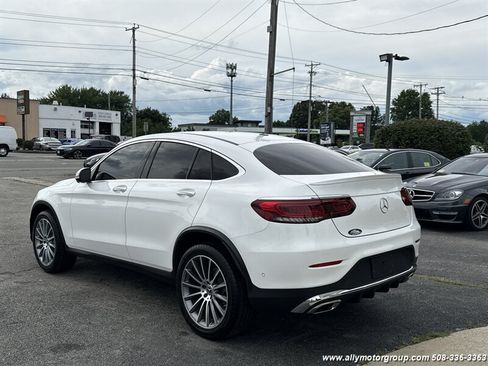 Used 2020 Mercedes-Benz GLC 300 4MATIC Coupe image 7