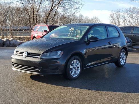 Used 2015 Volkswagen Golf S image 2