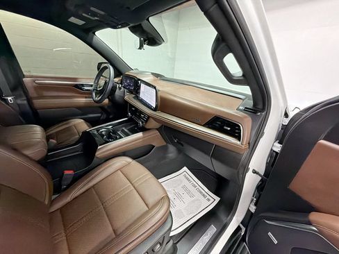Certified 2025 Chevrolet Tahoe High Country RWD image 30