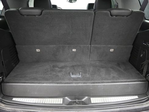 Used 2016 Cadillac Escalade Luxury image 11