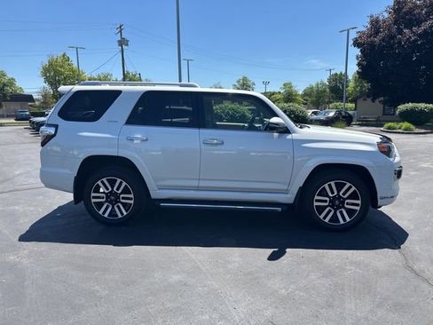 Used 2023 Toyota 4Runner Limited AWD/4WD image 3
