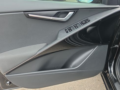 Certified 2023 Kia Niro EX Touring FWD image 16