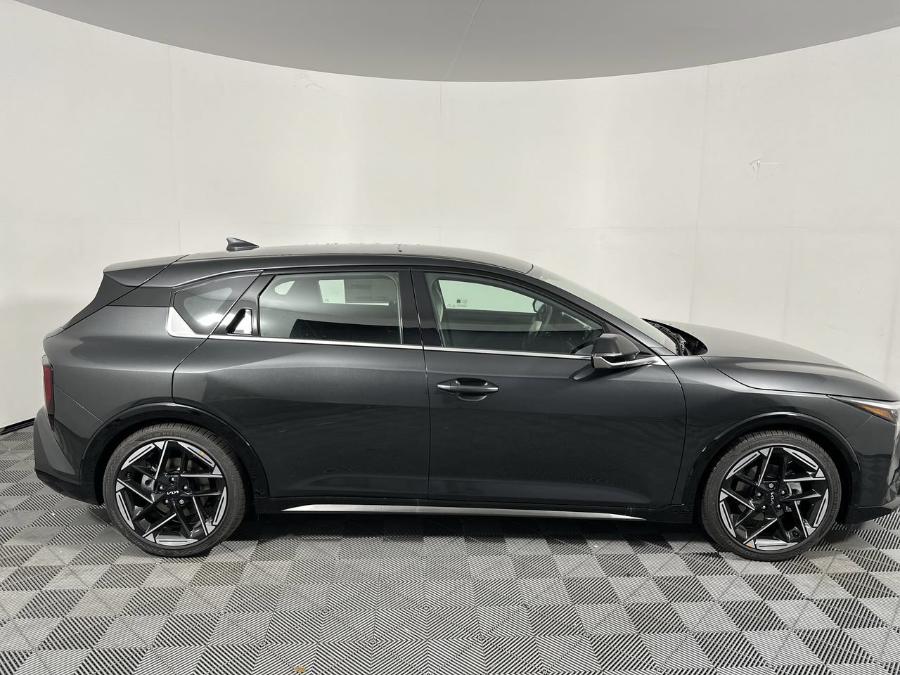 New 2027 Kia K4 GT-Line FWD image 18