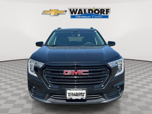 Used 2022 GMC Terrain SLT w/ Elevation Edition AWD/4WD image 2