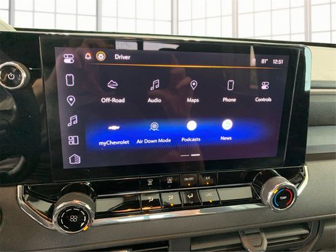 Used 2023 Chevrolet Colorado Trail Boss w/ Technology Package image 30